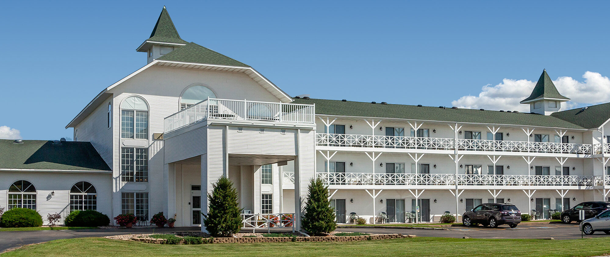 Wisconsin Dells Clarion & Wintergreen Conference Center feature comfortable, affordable rooms, friendly service